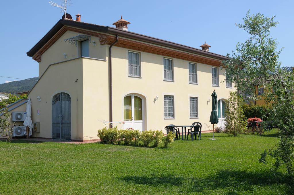 Appartamenti Vacanze Il Nottolini Капанари Екстериор снимка