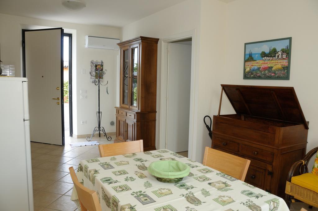 Appartamenti Vacanze Il Nottolini Капанари Екстериор снимка